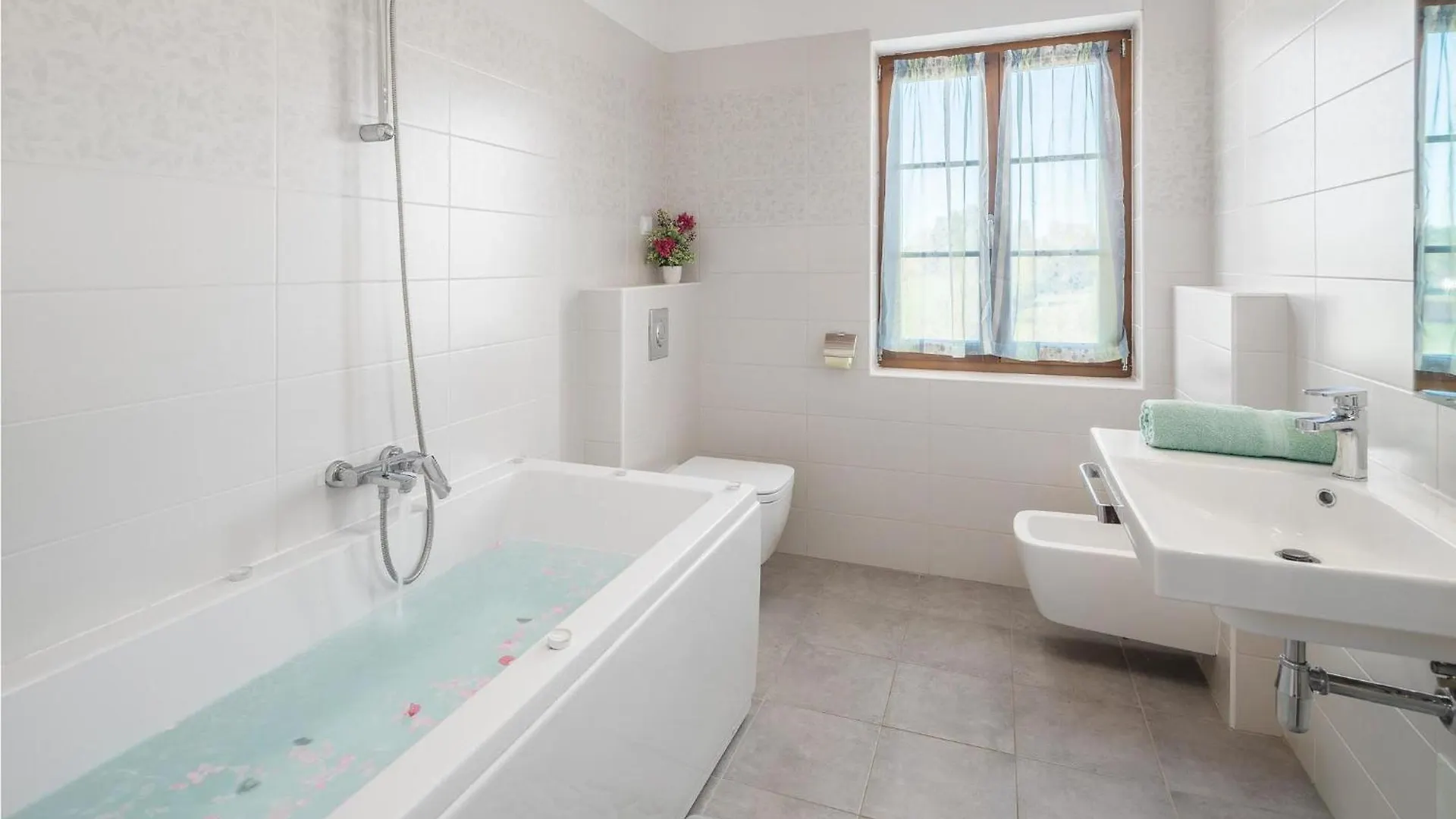 4 Bedroom Gorgeous Home In Barban Holiday home