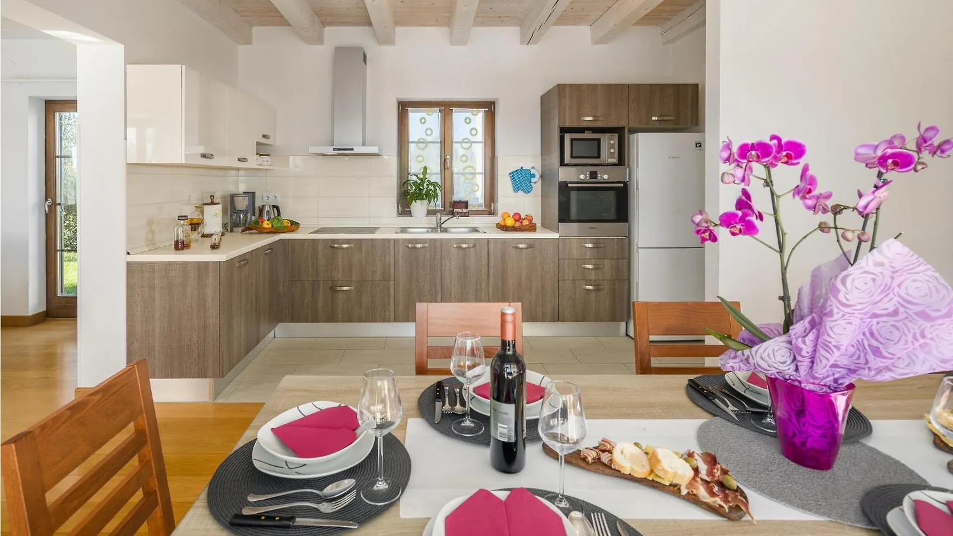 4 Bedroom Gorgeous Home In Barban 0*,